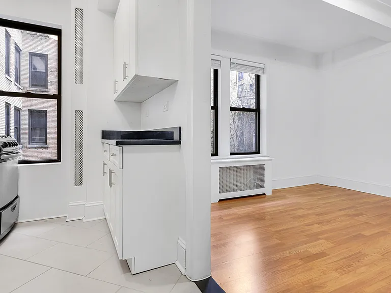 52 Clark St #2P — Photo 3