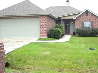 112 Country Village Dr, Youngsville, LA 70592