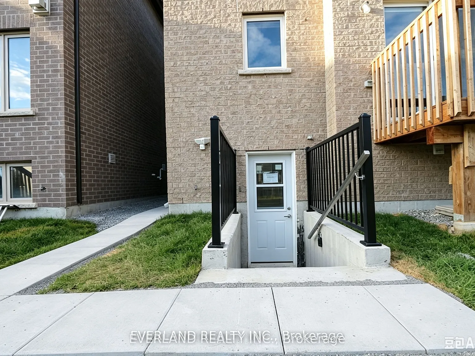 2 bed, $2,000 — Photo 1