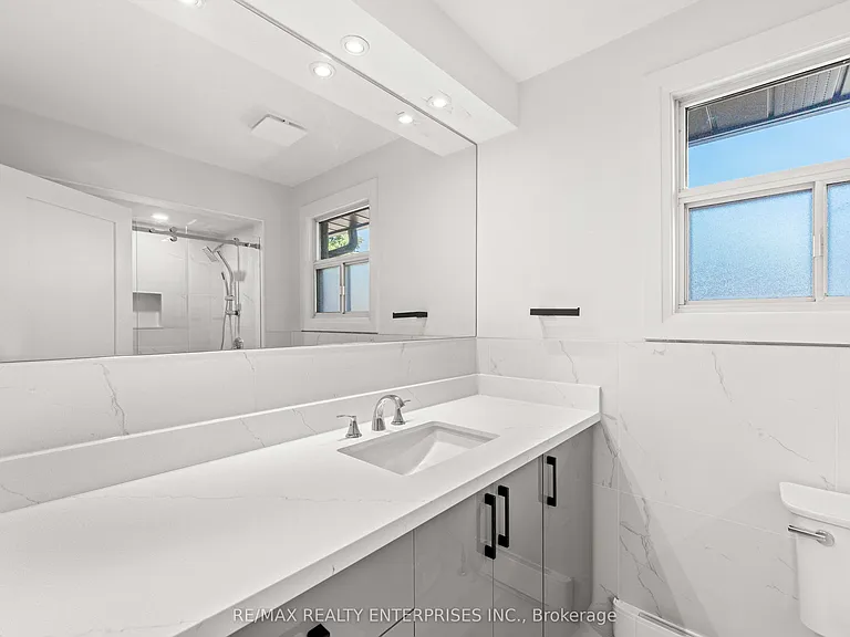 2348 Denise Rd #UPPER — Photo 31
