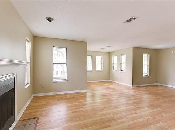 4th image of 311 Teal Ct