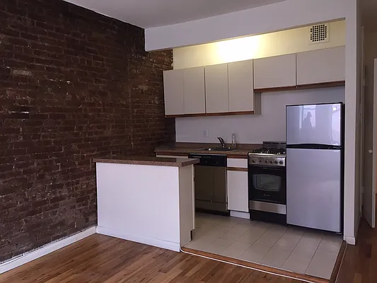 Rented by ELK Investors | media 15