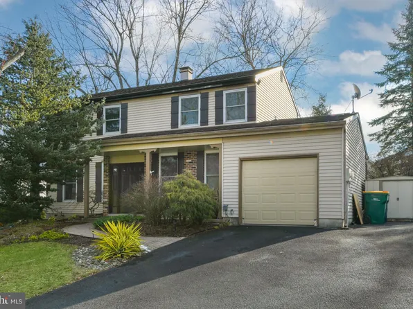 25 Matthew Dr, Sinking Spring, PA 19608