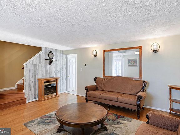 5th image of 7467 Lone Star Rd