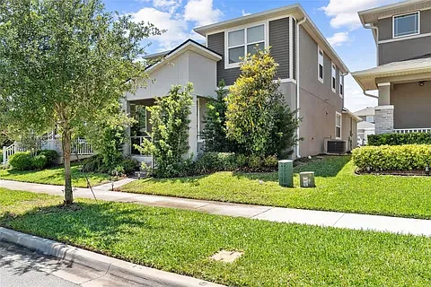 16747 Olive Hill Dr — Photo 3