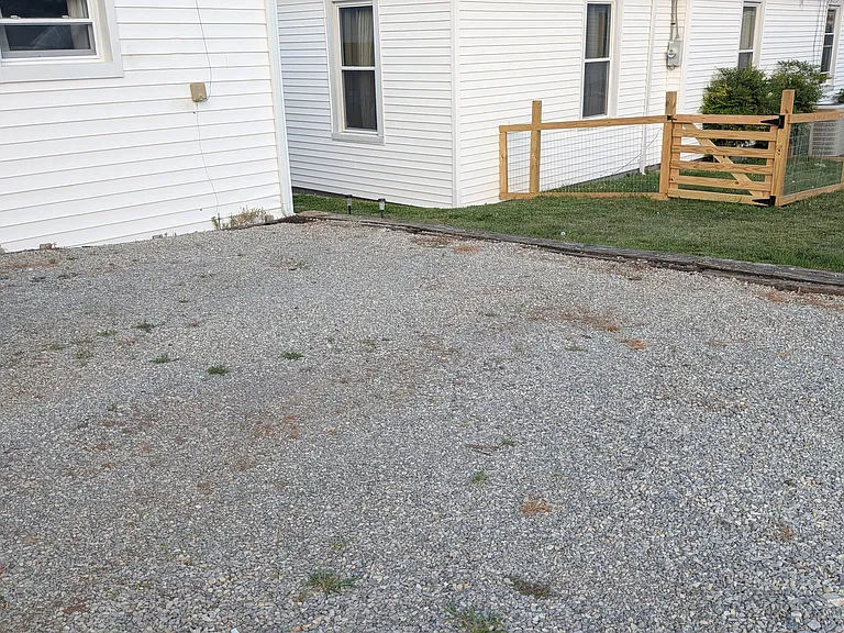 254 W College St — Photo 21