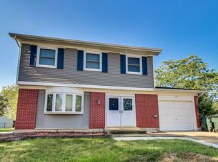 1395 Nantucket Ct, Hoffman Estates, IL 60192