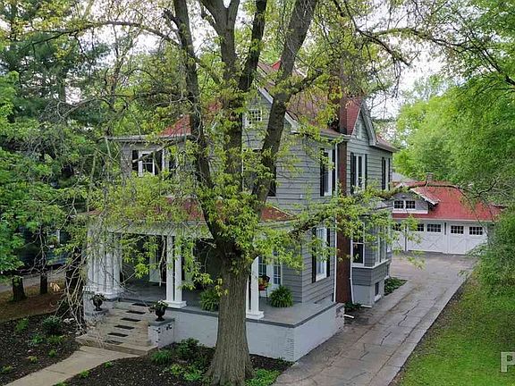 5th image of 1517 W Moss Ave