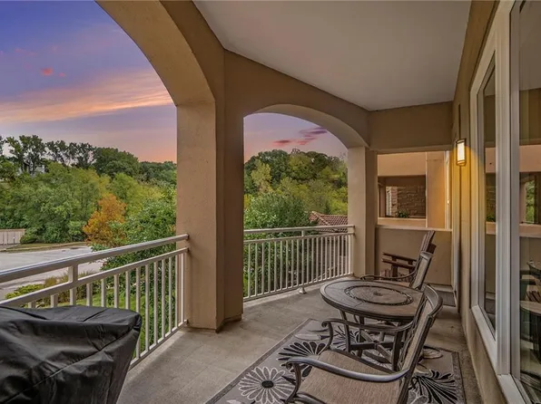 3800 N Mulberry Dr Unit 206, Kansas City, MO 64116