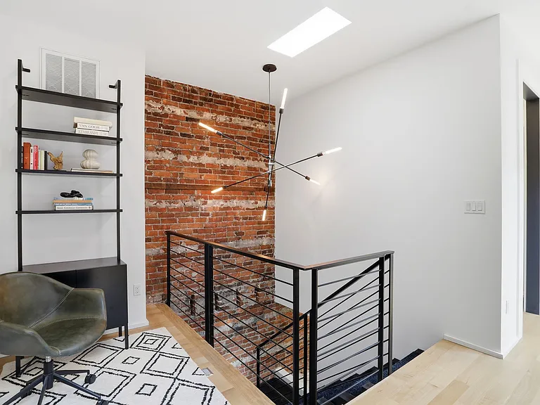 2608 E Broad St #2 — Photo 16