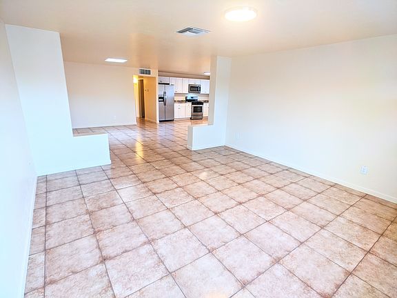 4th image of 1343 W Alameda St
