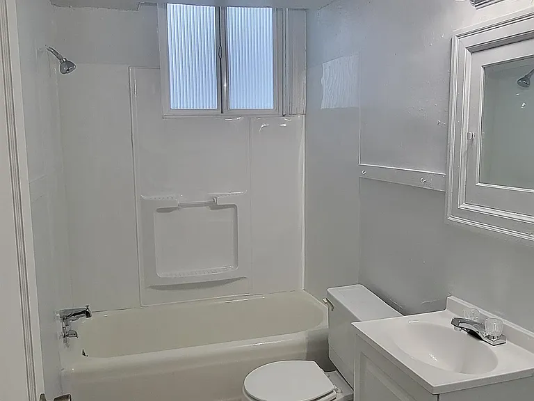 50 N University Ave #6 — Photo 7