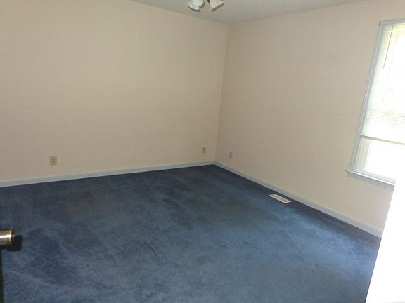 5th image of 423 Newman Dr