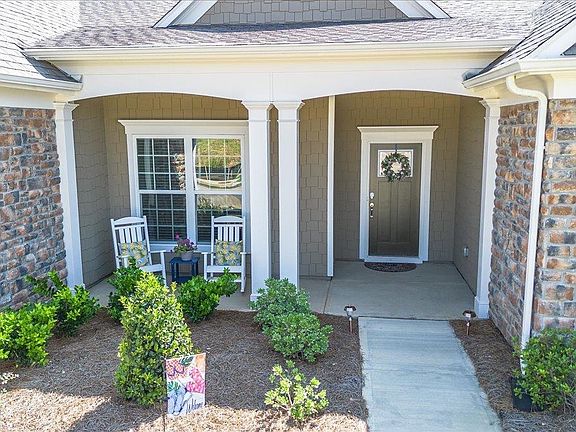 3rd image of 1061 Rockwood Way