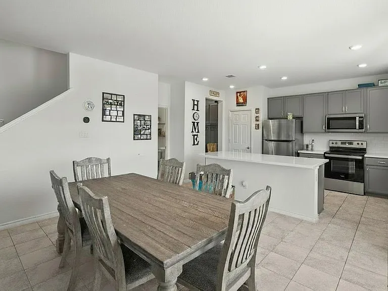 2800 Weston Rd — Photo 7