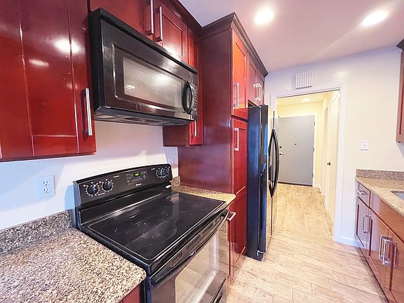 3rd image of 4040 Manila Ave #1