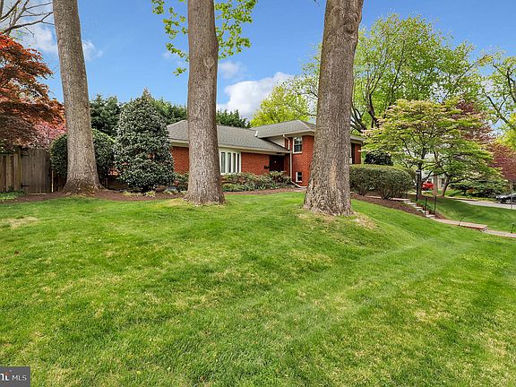 5th image of 9620 Hillridge Dr