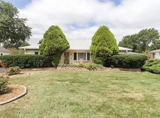 330 Catalpa Ave, Roselle, IL 60172