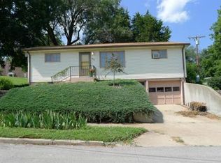 820 Gay St, Weston, MO 64098