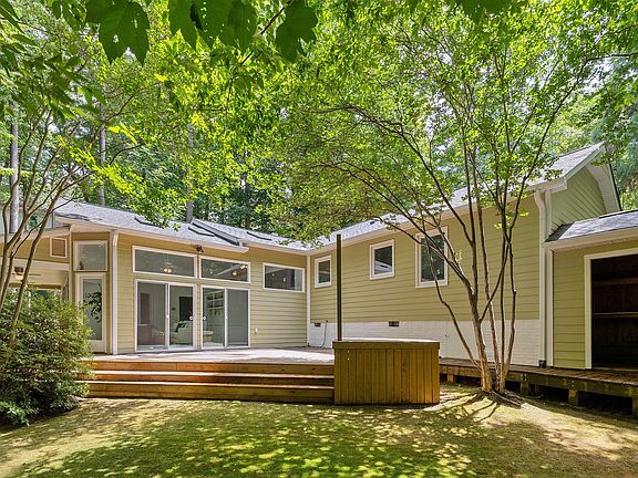5th image of 104 Empire Cir