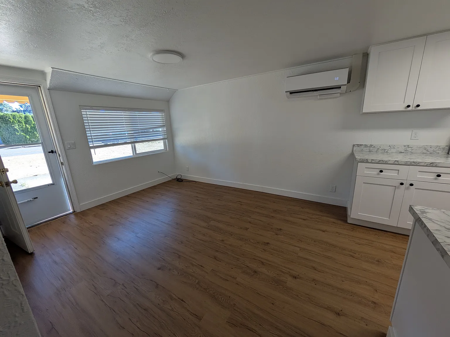 2 bed, 550 sqft, $1,250 — Photo 2