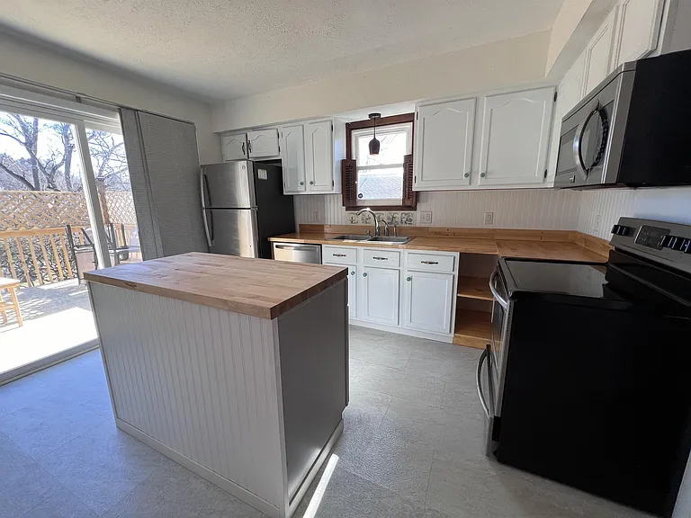 116 Ridgeley Rd — Photo 4