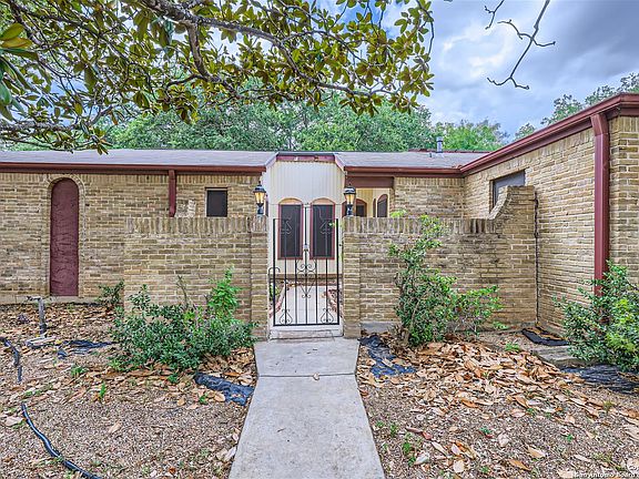 3rd image of 5803 OAK COUNTRY WAY