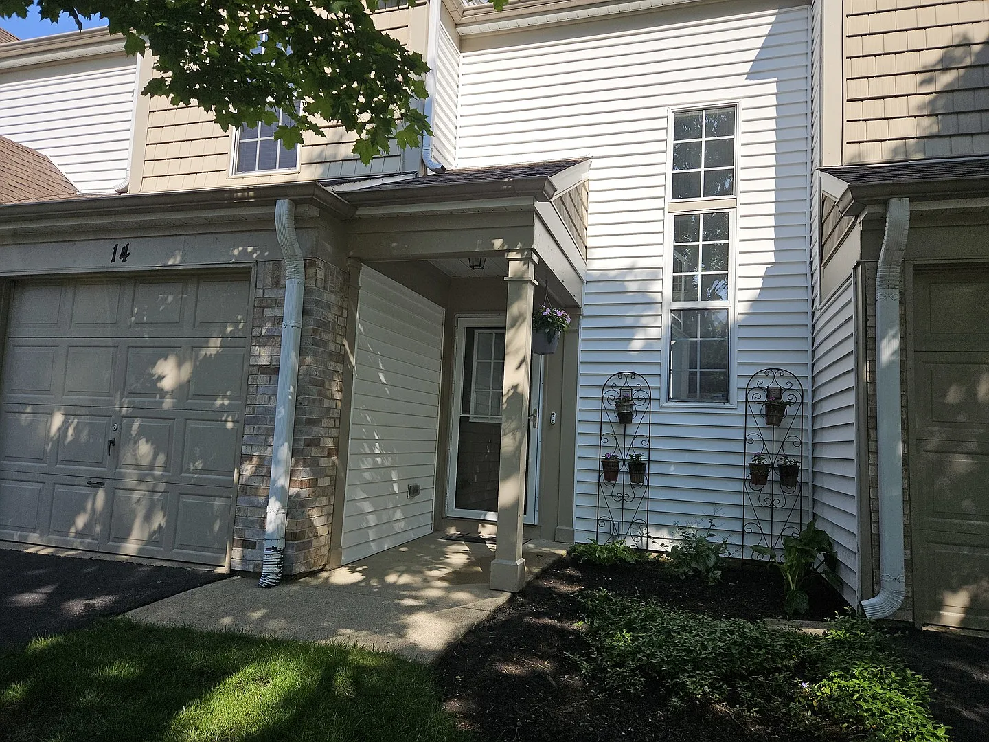 14 Carey Ln photo 1
