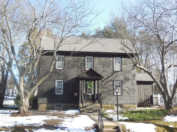 89 Bardwell St, South Hadley, MA 01075