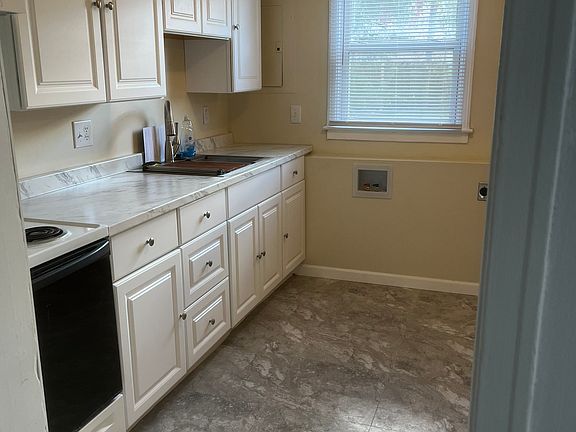 2nd image of 845 Valerie Ln