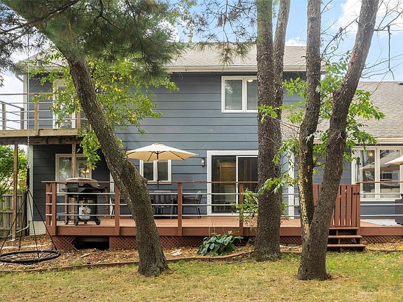 5th image of 4460 90th St