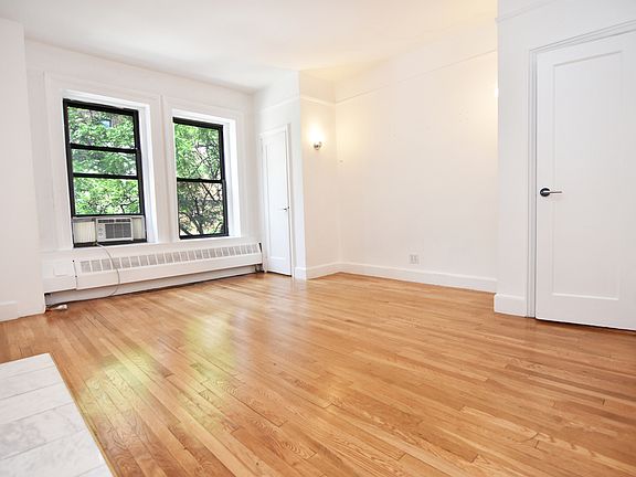 2nd image of 301 Amsterdam Ave #B1