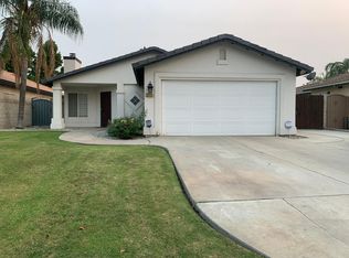 5715 Summer Cypress Dr, Bakersfield, CA 93313
