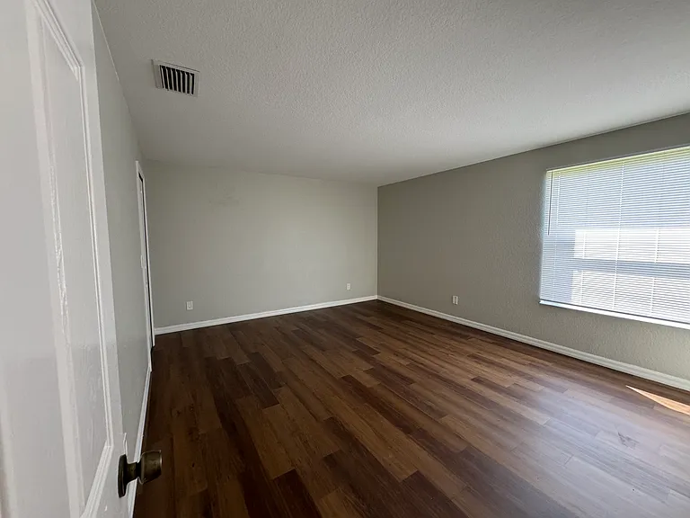 1305 Congress Ave — Photo 16