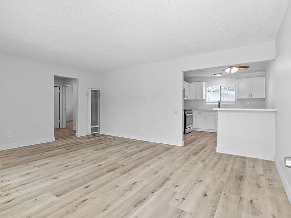5th image of 1050 Gaviota Ave APT 3