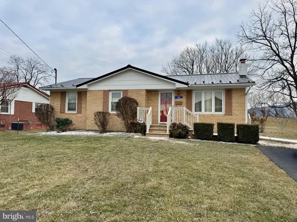 205 Clements St, Moorefield, WV 26836