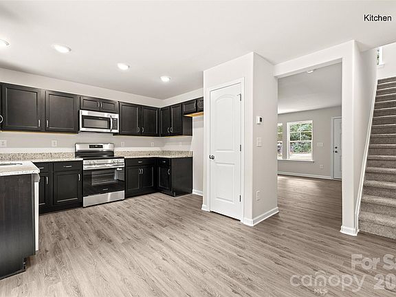 5th image of 2315 Old Blackmon Ln