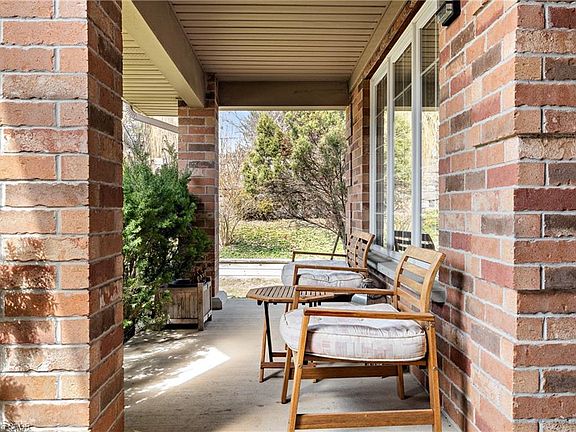 3rd image of 534 Birchleaf Walk