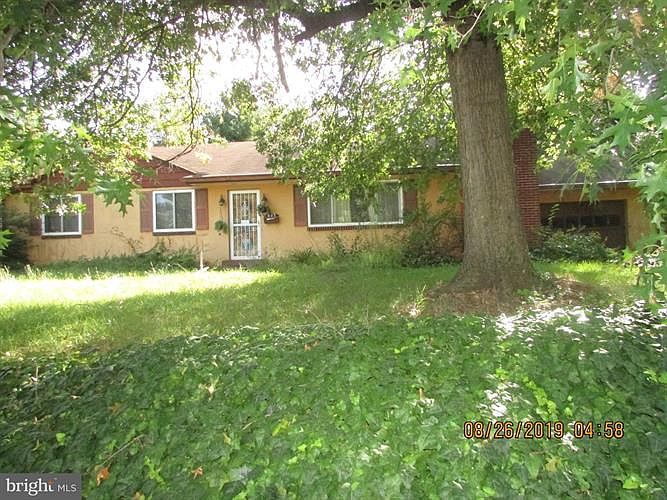2nd image of 803 Pear St