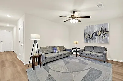 457 Fernhill Cv