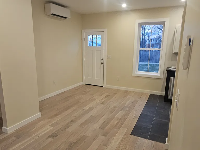 27-29 Whinfield St #27 — Photo 10