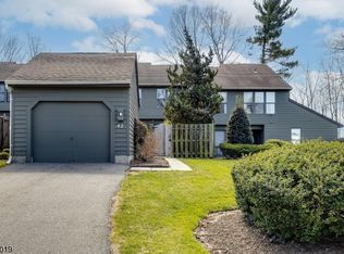 42 Giggleswick Way, Edison, NJ 08817
