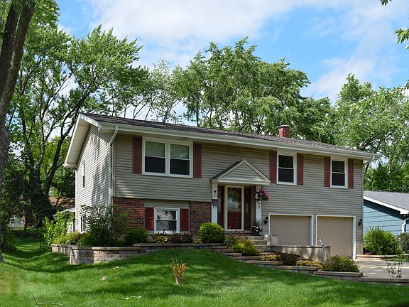 2nd image of 1360 Newcastle Ln