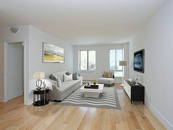 3rd image of 410 W 53rd St APT 722