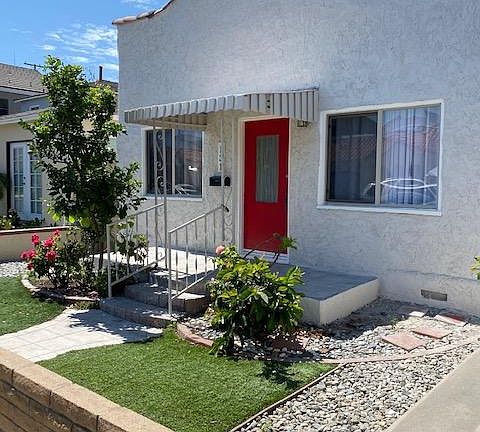 3rd image of 131 La Verne Ave