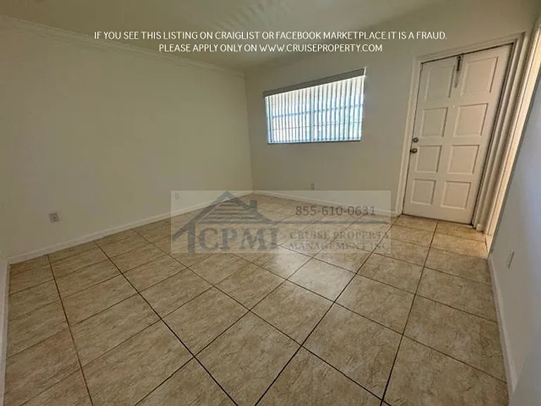 555 S Luna Ct Hollywood, FL 33021 — Photo 13
