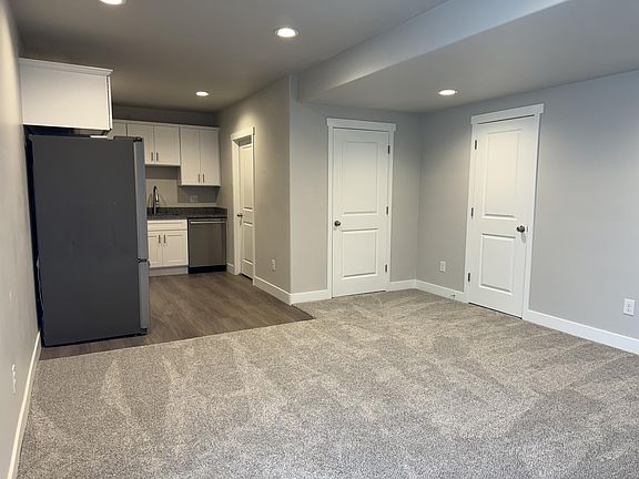 3rd image of 32 W Swainson Ave #1