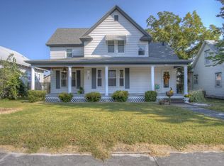 609 Olive St, Carthage, MO 64836