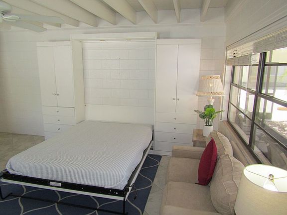 4th image of 704 W Venice Ave APT C