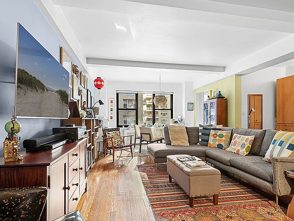 2nd image of 400 E 52nd St APT 4B